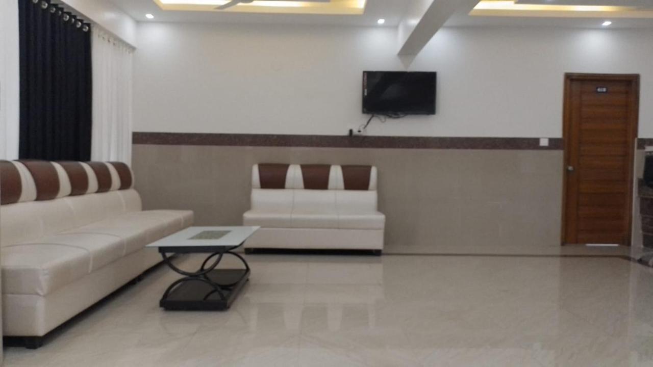 Dwarka Lodging & Boarding Mulki Экстерьер фото