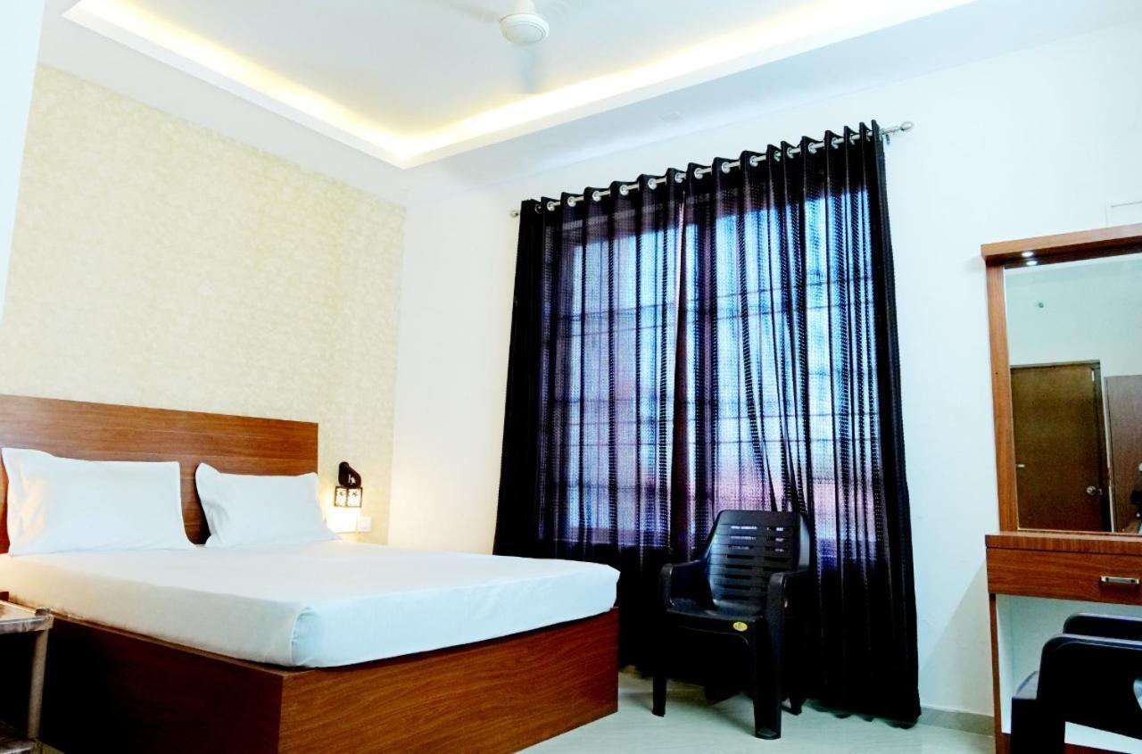 Dwarka Lodging & Boarding Mulki Экстерьер фото