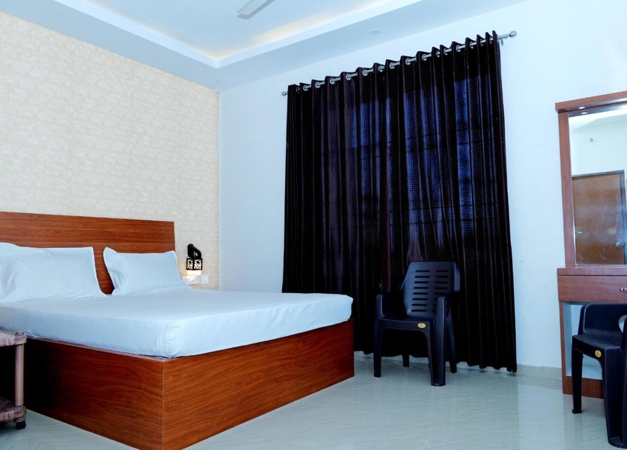 Dwarka Lodging & Boarding Mulki Экстерьер фото